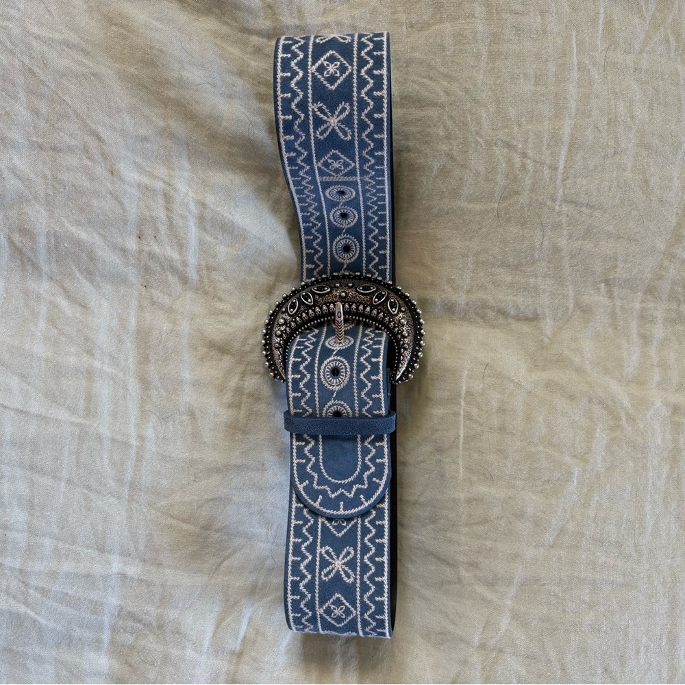 Sezane Louve belt in blue embroidered suede